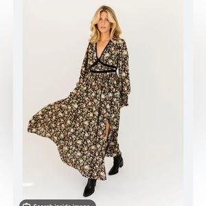 Zoco Promenade Floral Maxi Dress. NWT